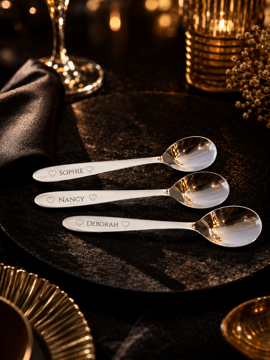 Coffret Naissance Personnalisé - Plaque, Attache-Tétine & Cuillère Gravées